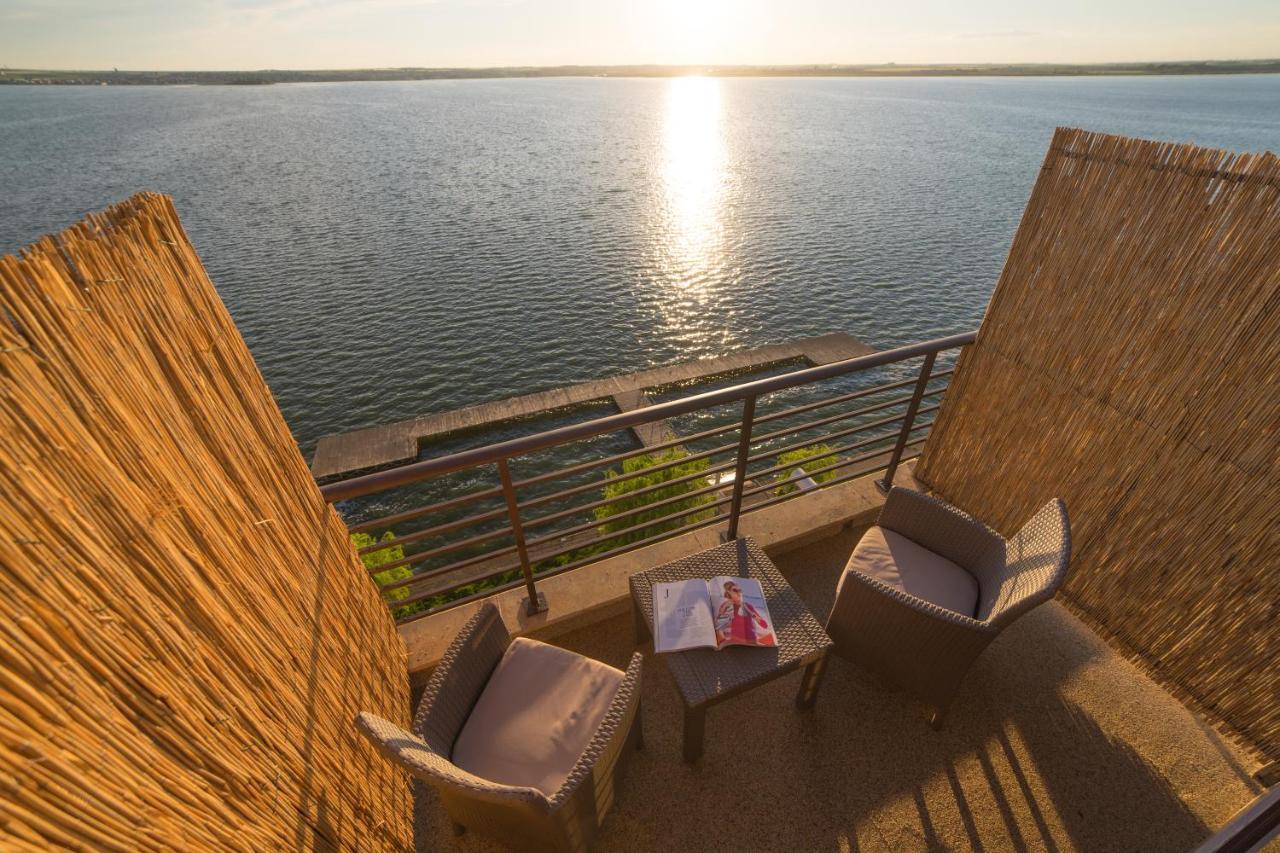 Lake Boutique Apartments & Rooms Mamaia Exterior photo