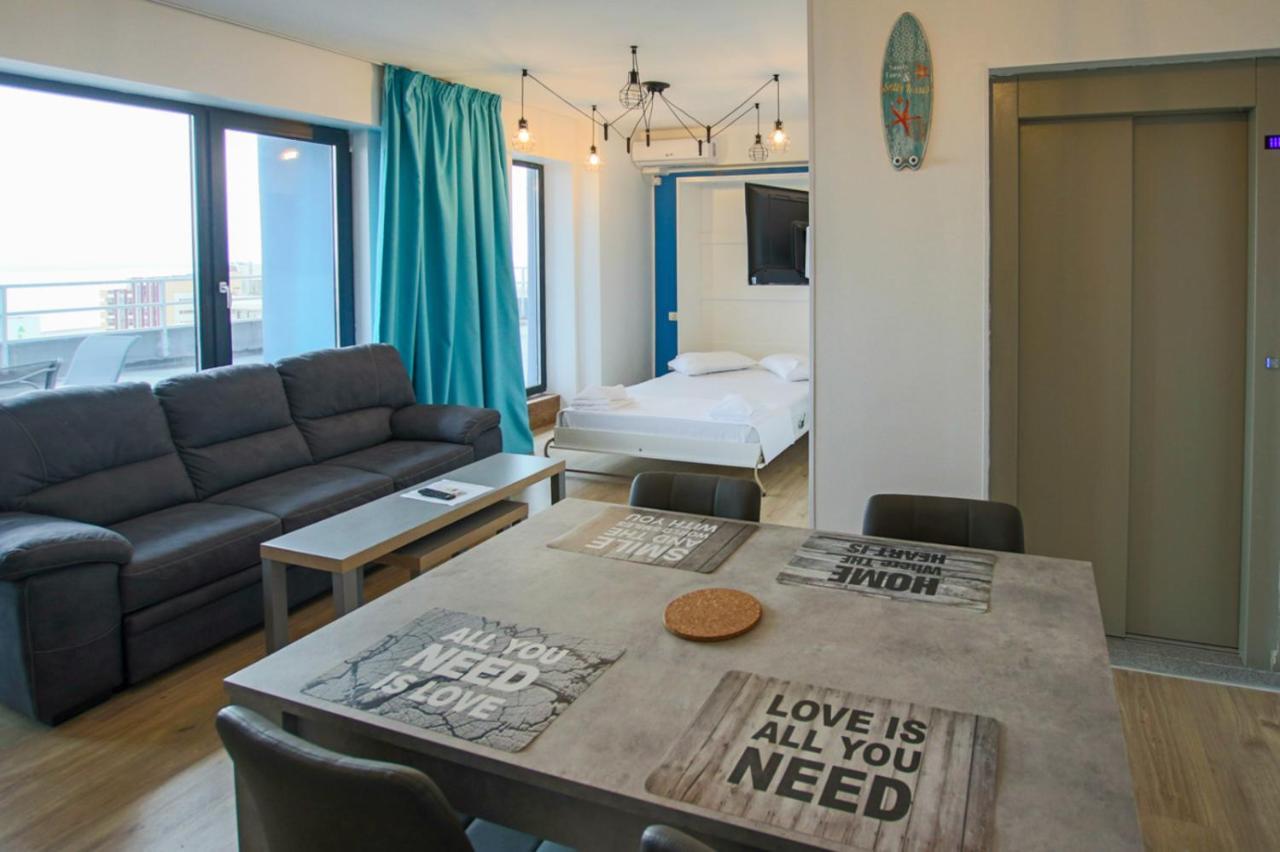 Lake Boutique Apartments & Rooms Mamaia Exterior photo
